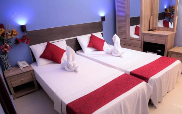 Elite Beach Inn - photo 4