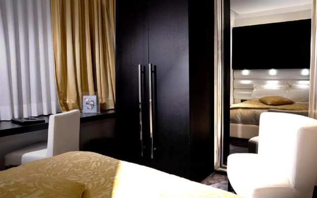 The Unique Hotel - photo 4