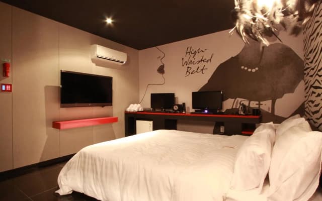 Y Hotel - photo 3