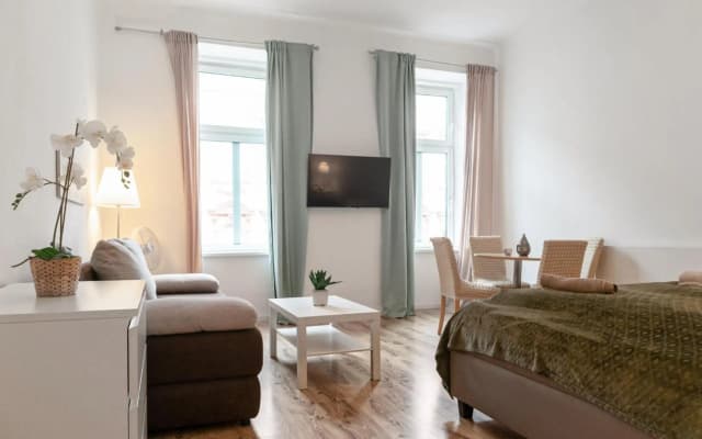 Comfortable 2BR Apt Near Schloss Schönbrunn - photo 2