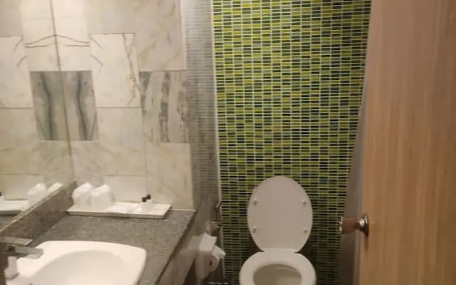 Hotel Kingston Inn - photo 5