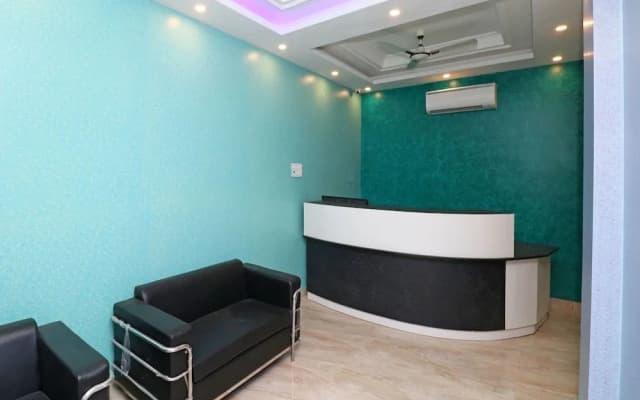 OYO 25130 Hotel Royal Inn - photo 2