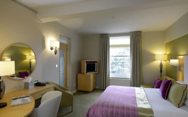 The Lensbury Resort - photo 2