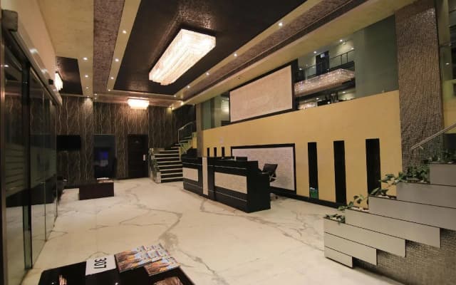 Hotel Grand Imperial - photo 2