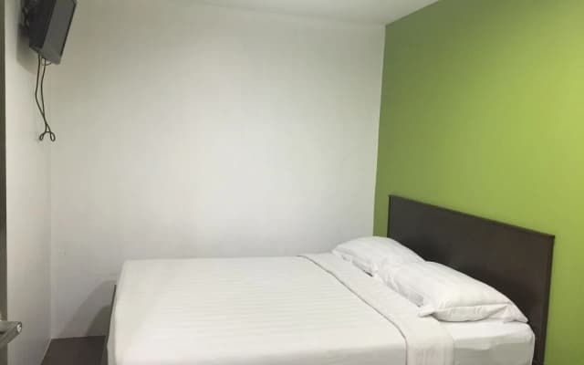 Red Tomato Hotel - photo 3