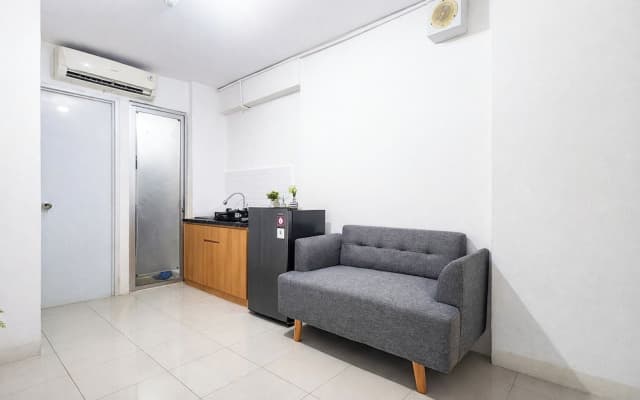 Cozy White 2Br At Bassura City Apartment - photo 4