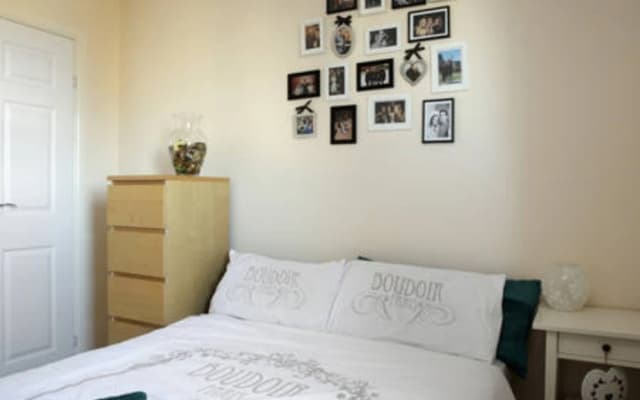 2 Bedroom Flat In Bonnington - photo 3