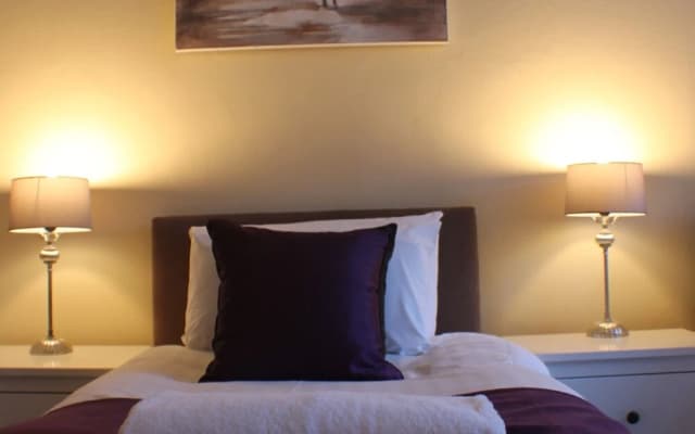 Spacious West End Townhouse - photo 2
