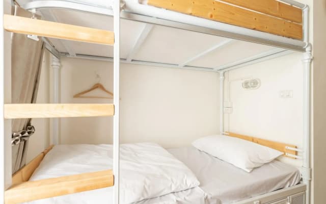 Ratchada Hotel - photo 2