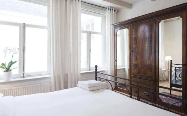 Herengracht Canal Apartment - photo 4
