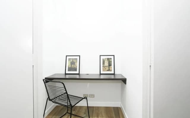 Chic CBD Pad + Pool + Gym + Sauna + Parking - photo 4