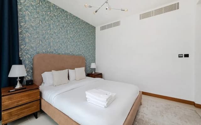 Stylish 2BR with Marina Views - photo 3