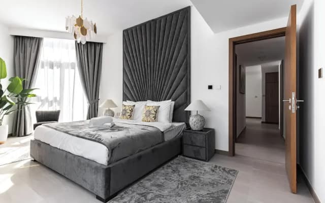 SIMPLY COMFORT Missoni Top Floor with Sea, Canal and Burj Khalifa Views - photo 2