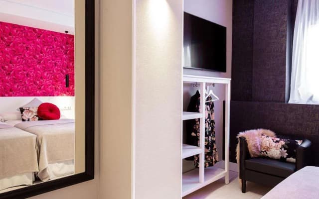Fly Rooms Madrid Airport - photo 3