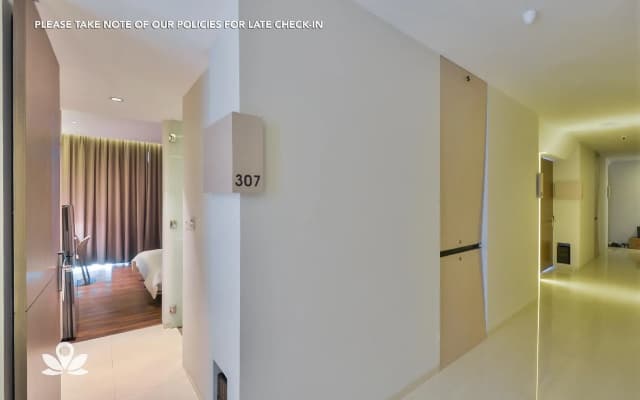 ZEN Premium Mega Kuningan - photo 2