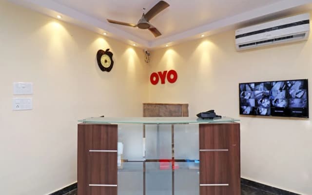 OYO Flagship 19349 Sector 7 Dwarka - photo 2