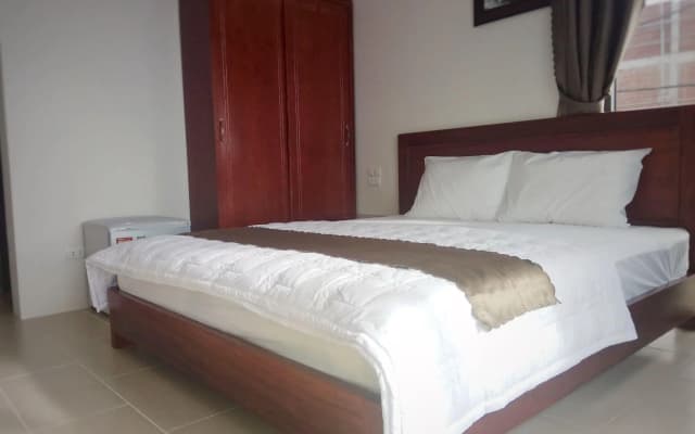 Aloha Hotel - photo 3