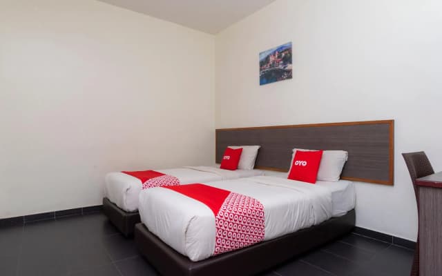 OYO 44095 Bluewater Hotel (2) - photo 2