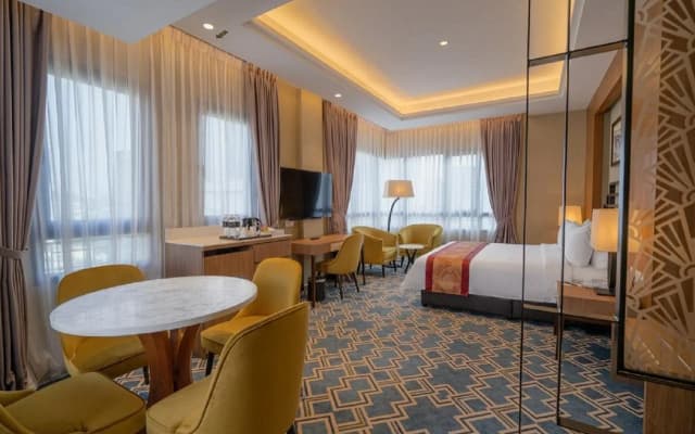 M Palace Hotel - photo 4