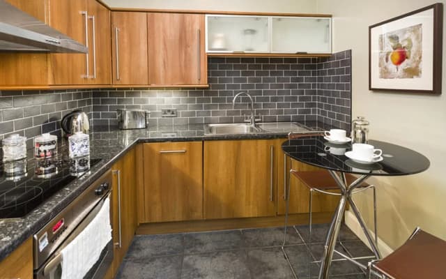 Nicolson Apartments - photo 4
