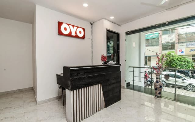 OYO 17082 Royal Galaxy - photo 2
