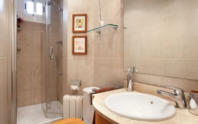 Sagrada Gaudi 2BD - photo 3