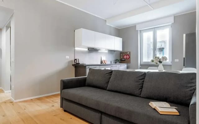 Charming flat with desk - photo 3