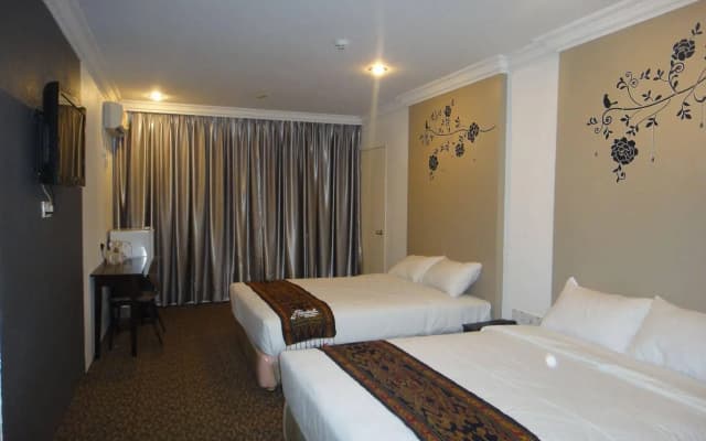 Regent Hotel - photo 4