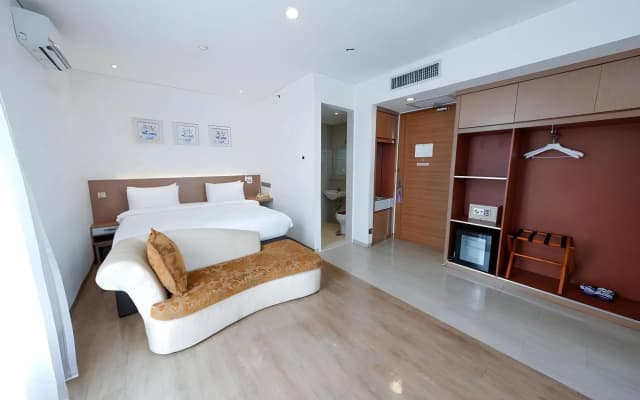 Heef Hotel Pasar Baru - photo 3