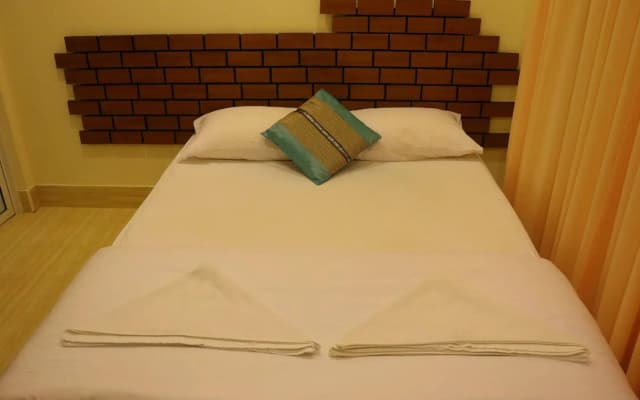 Ras Beach Inn - photo 2
