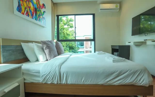 Chic Condo Just 100m from the Shore c130 - photo 3