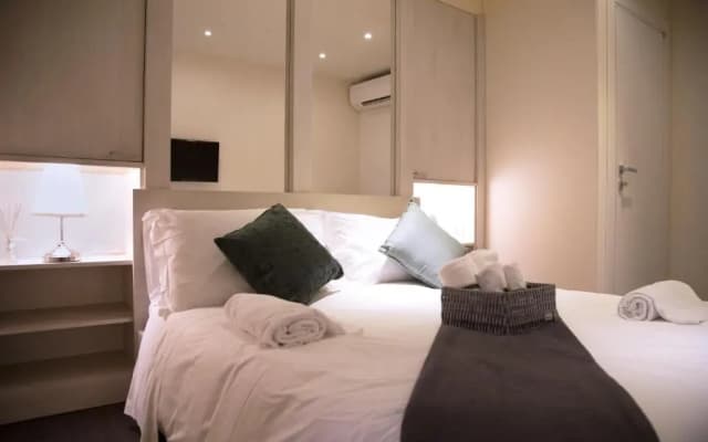 H-Aviva Giubbonari Apartment - photo 3