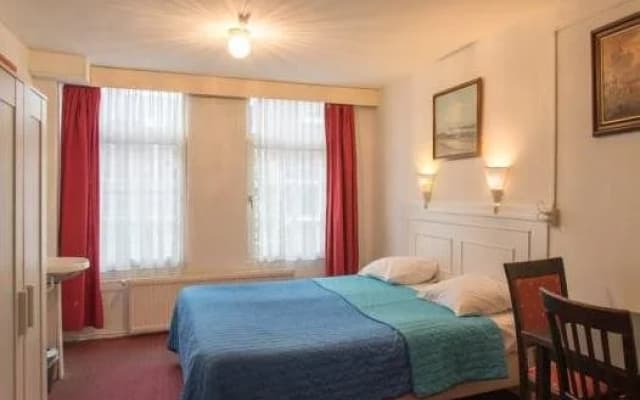 The Regal Hotel - photo 3