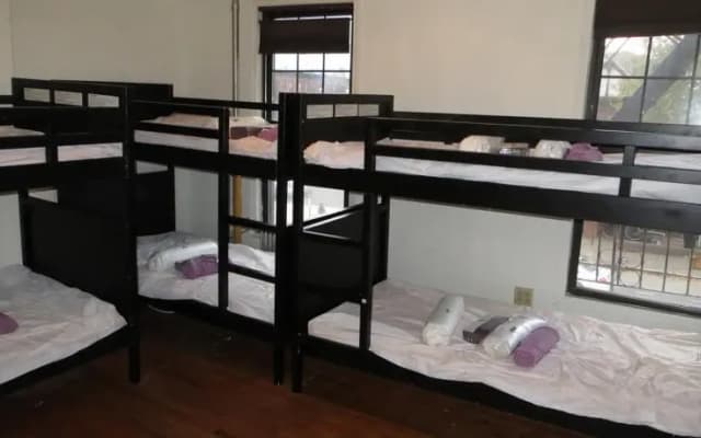 202 Hostel - photo 4