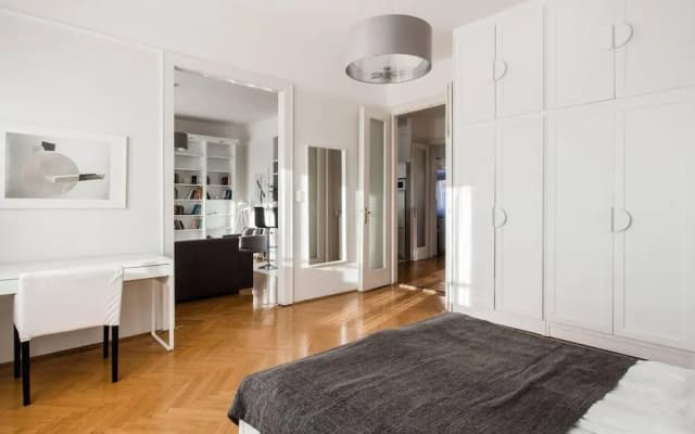 Basilica View Apartment With Balcony - photo 4