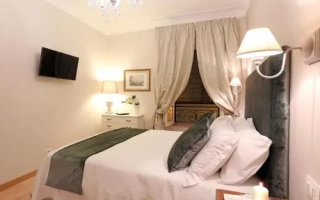 Via della Vite 2nd Floor Apartment - photo 5