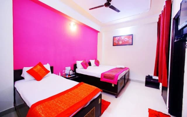 Adb Rooms Arrival Inn - photo 3