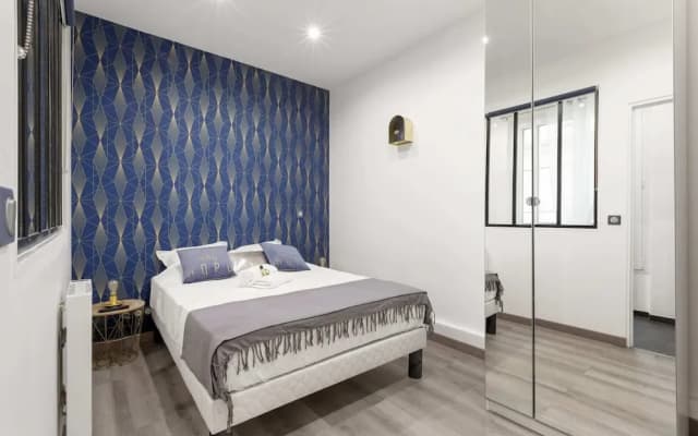 Beautiful Quiet Designer Apartment in Paris - photo 2