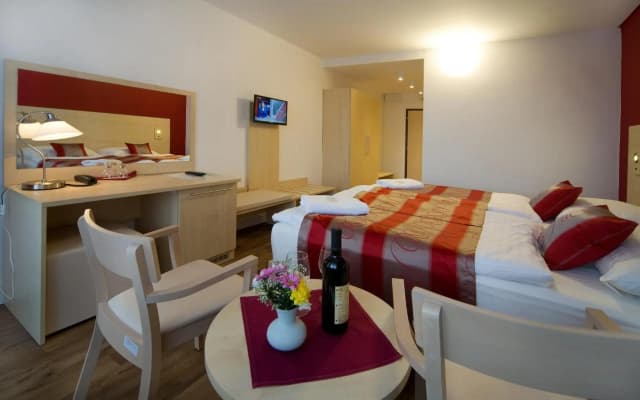 Hotel Krystal - photo 3