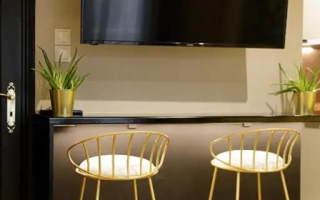 Soho Apartments - photo 2