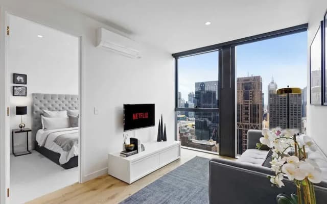 Luxuria Apartments - Collins House - photo 5
