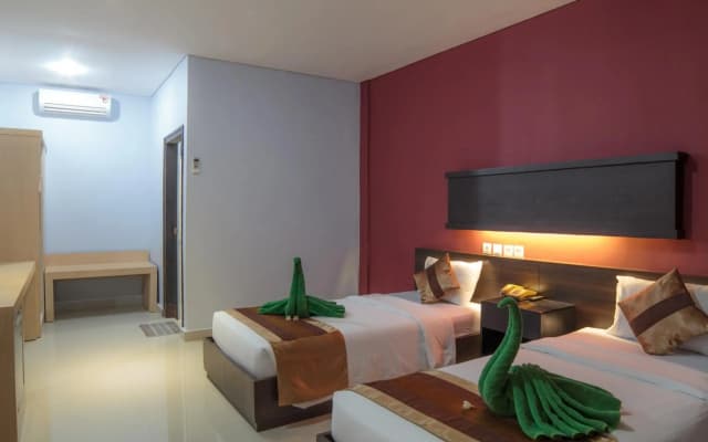 Bakung Beach Resort - photo 3
