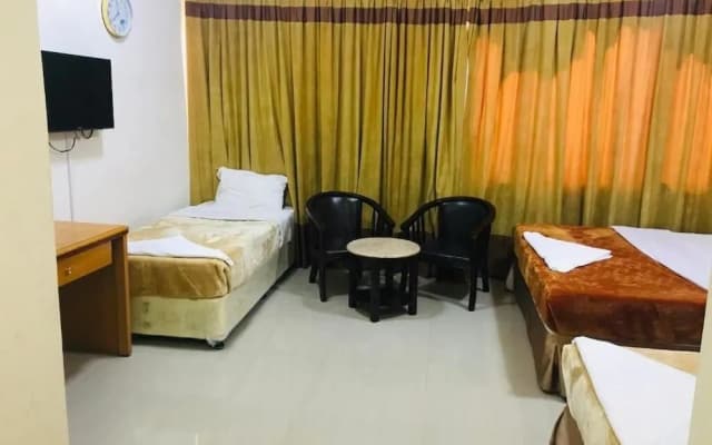 Golden Touch Hotel - photo 3