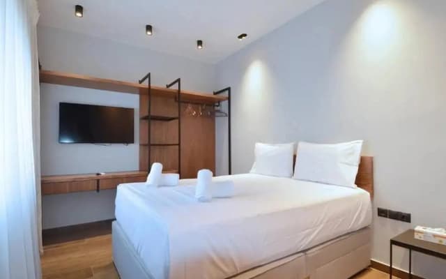 Modern 2BR apartment Stili Olympioy Dios - photo 3