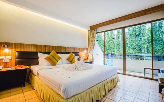 Karon Whale Resort Karon Beach (SHA Certified) - photo 4