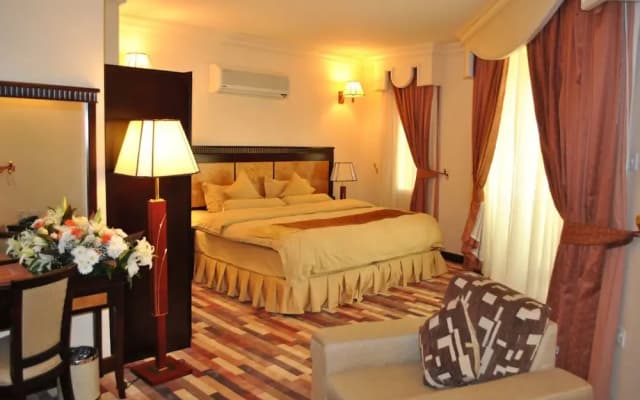 Capital O 155 Dmas Hotel - photo 5