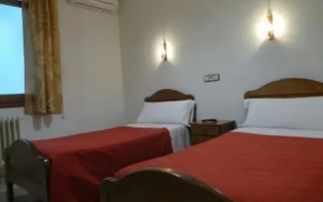 Hostal Gaudi - photo 5