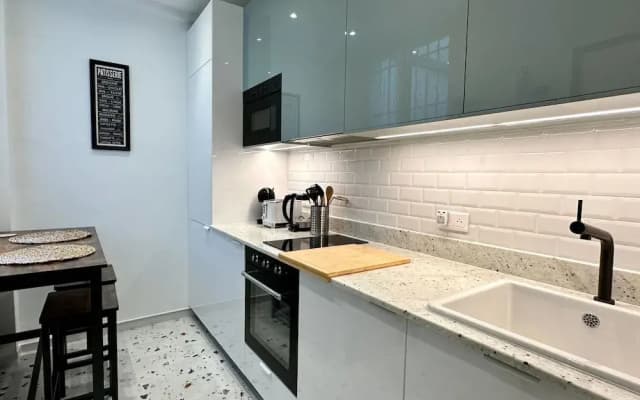 Paradis Calm Modern Studio Apt in Paris - photo 4