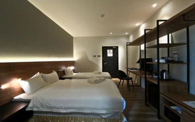 Roxy Hotel Padungan - photo 3
