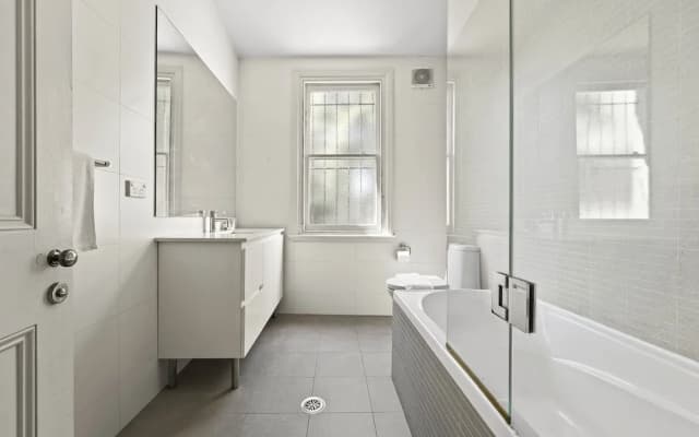 Light Filled Charming Townhouse - photo 5